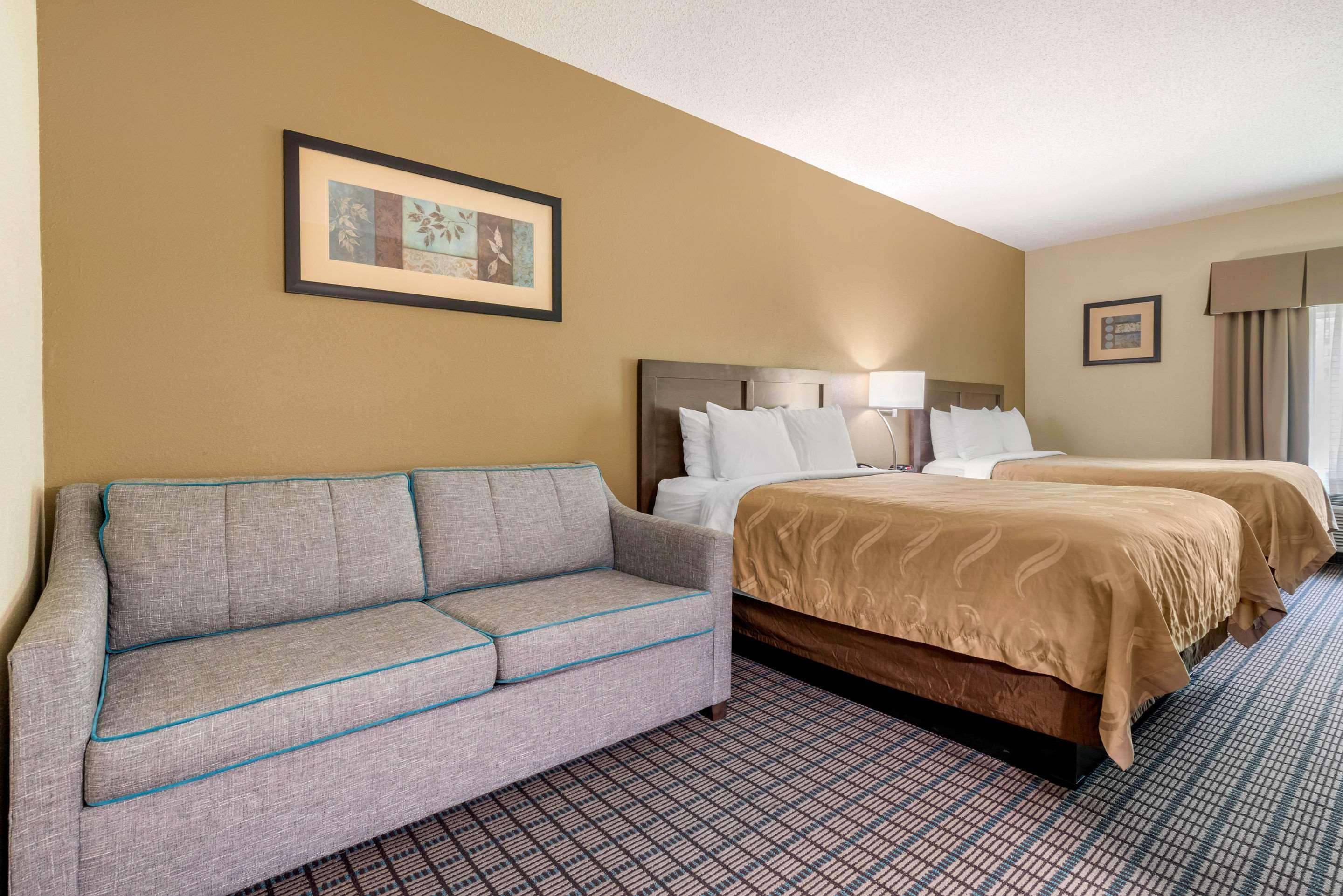 Comfort Inn & Suites Cincinnati Exterior photo